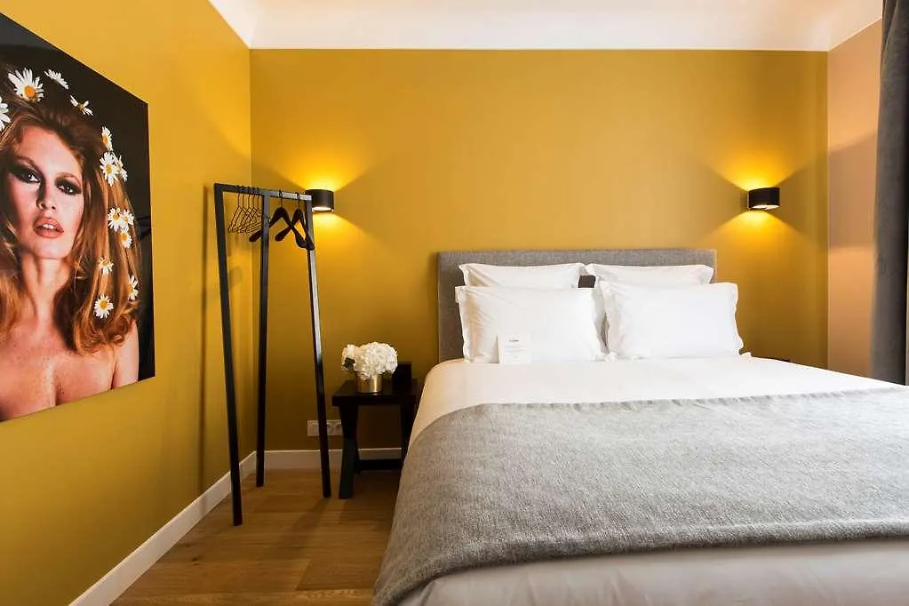 Hotel Mathis Elysees Paris 4*,